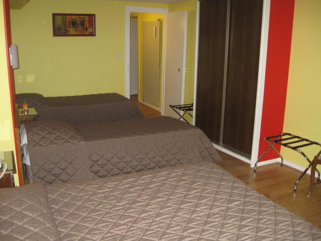 Hotel Cheval De Bronze Remiremont Oda fotoğraf