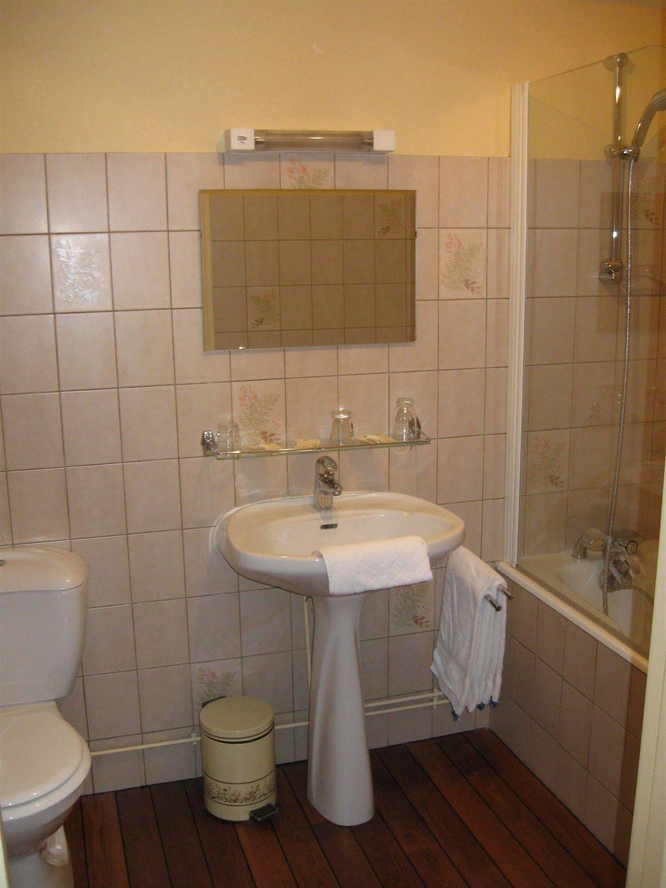 Hotel Cheval De Bronze Remiremont Dış mekan fotoğraf