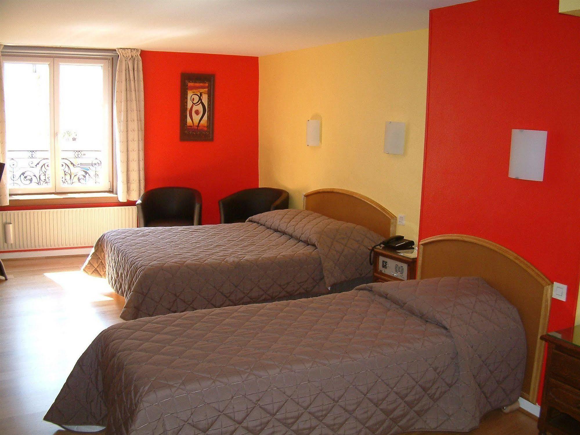 Hotel Cheval De Bronze Remiremont Dış mekan fotoğraf