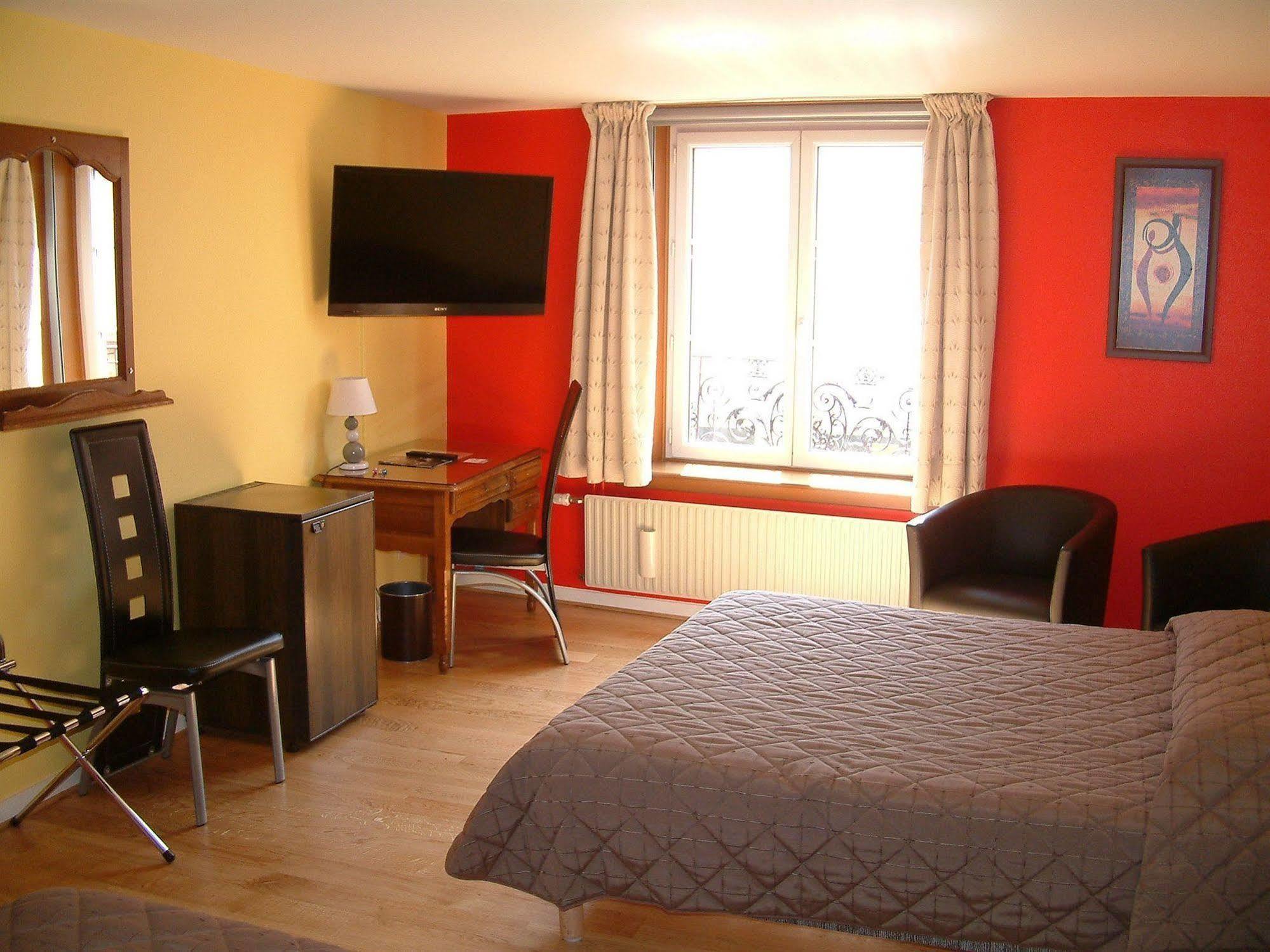 Hotel Cheval De Bronze Remiremont Dış mekan fotoğraf